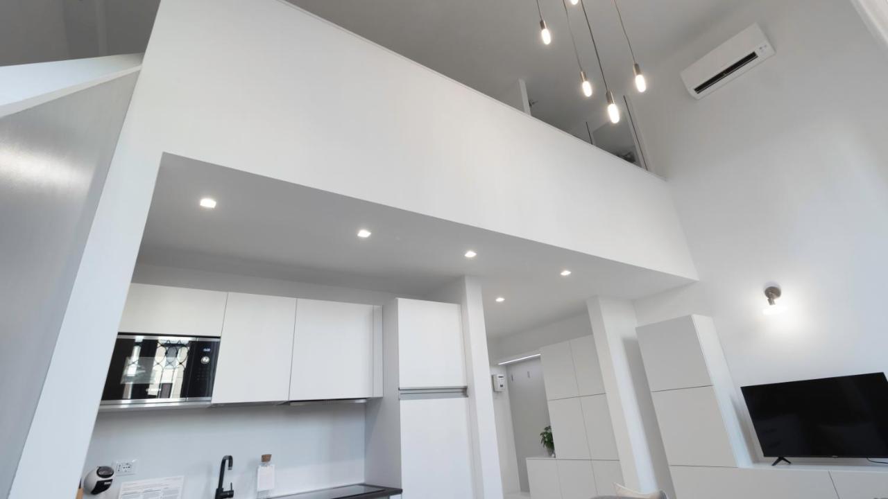 Italianway - Tortona 8 Apartment Milan Bagian luar foto